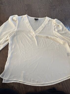 Worthington Cream V-Neck Long Sleeve Blouse